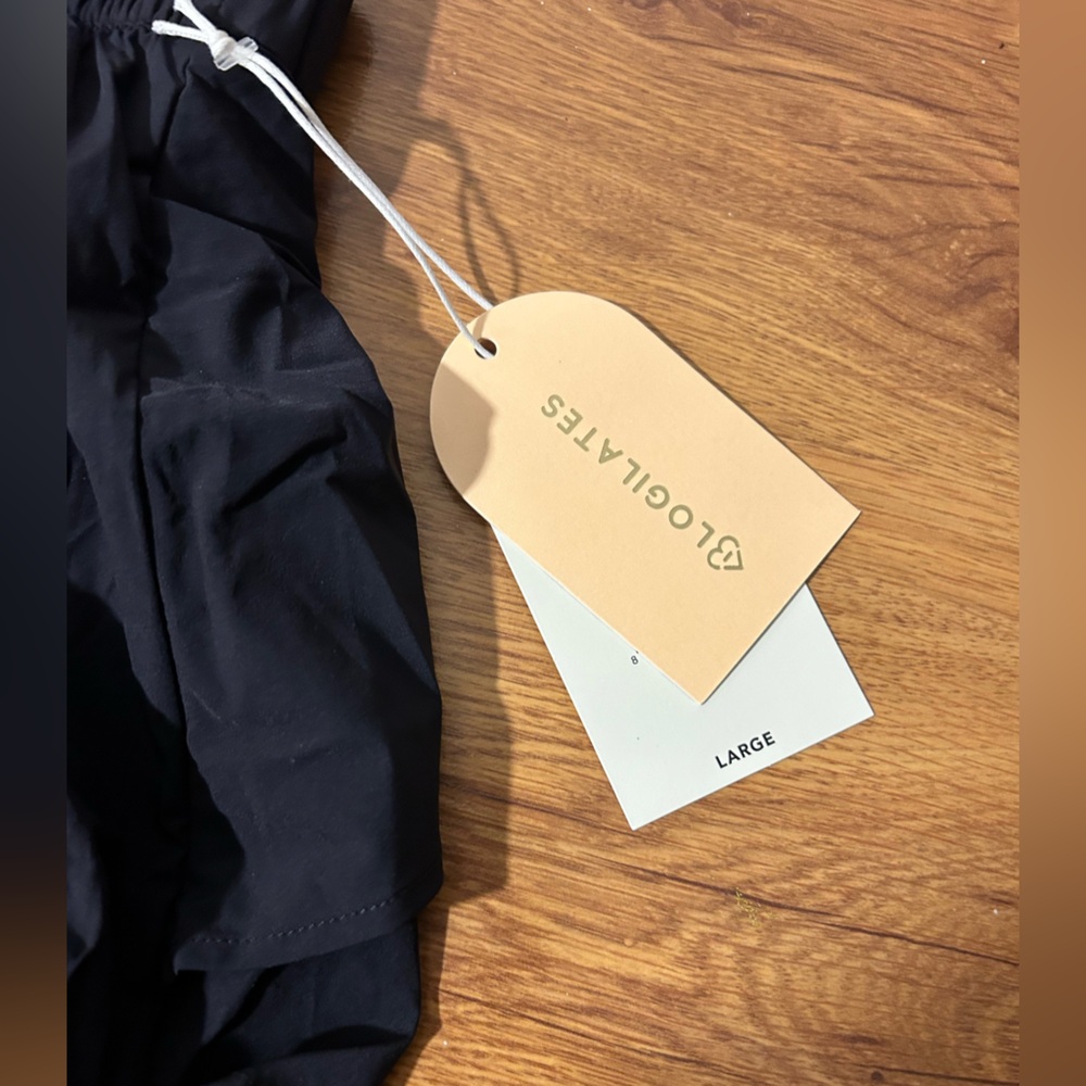 Blogilates Ruffle Shorts Large - Picture 3 of 4